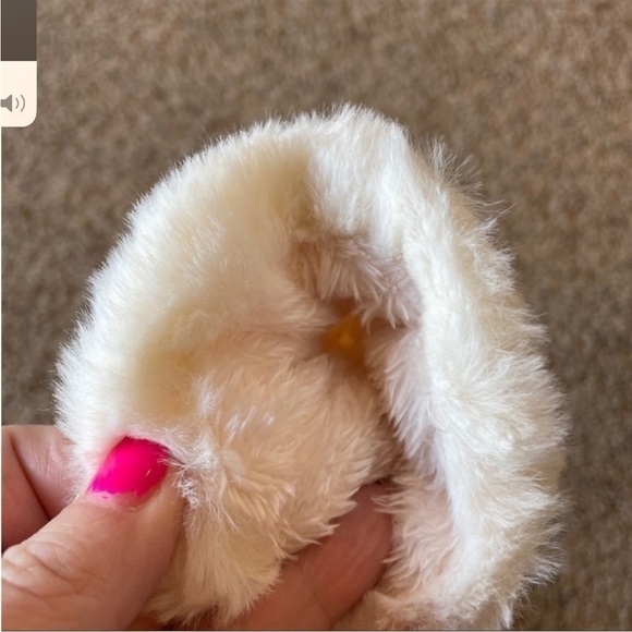 Kawaii Sanrio Plush White Hello Kitty Mittens. NEW - Picture 3 of 4